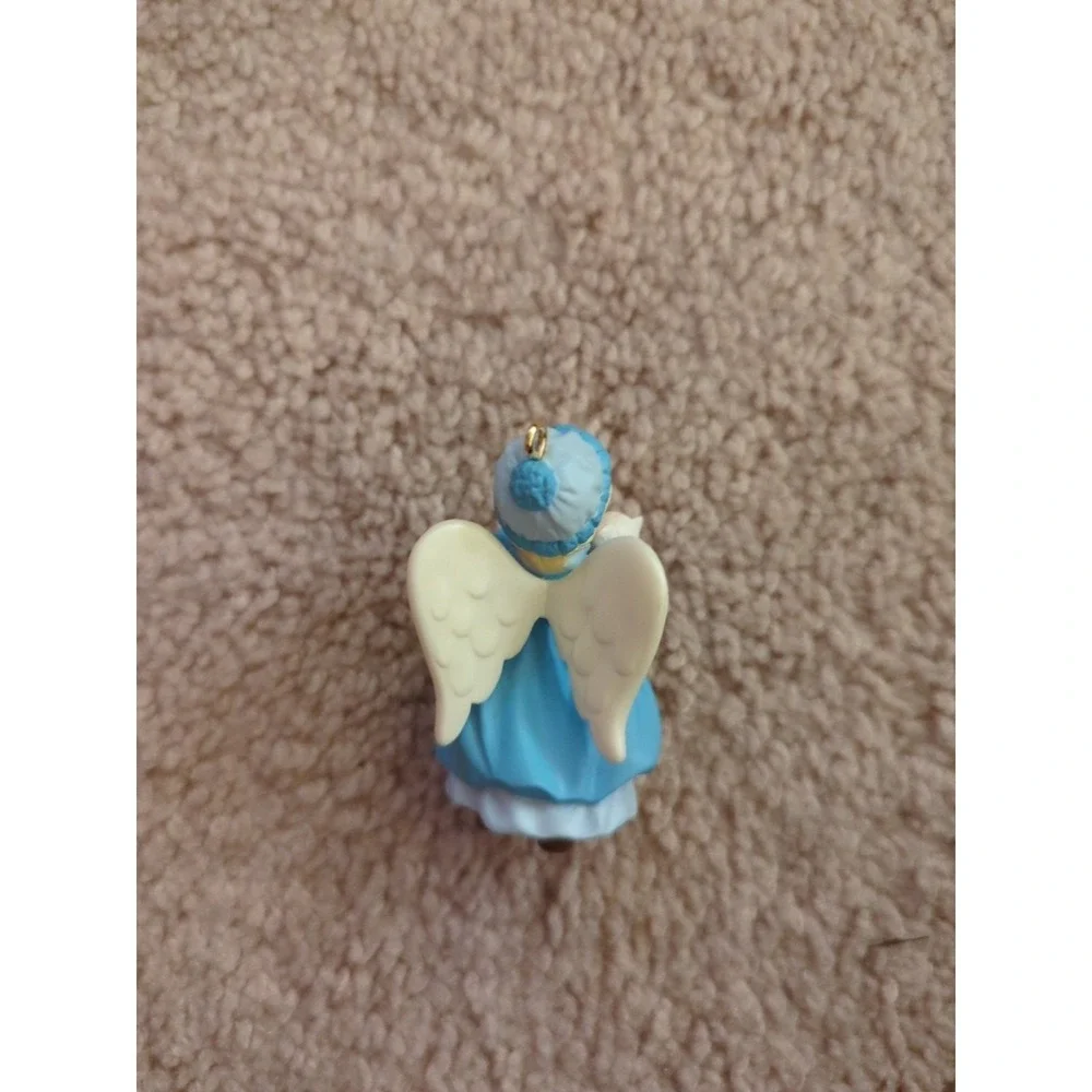 Hallmark Keepsake Ornament 1998 Guardian Friend Angel with White Cat Orig Box‎